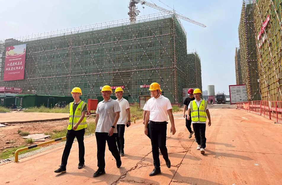 徐旭前往杭州路、新建職校等項目調(diào)研慰問